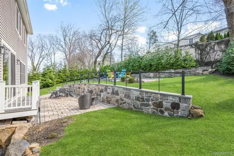 3 Robin Hill Road Scarsdale NY 10583