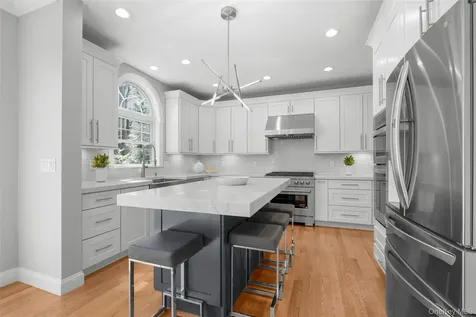 3 Robin Hill Road Scarsdale NY 10583
