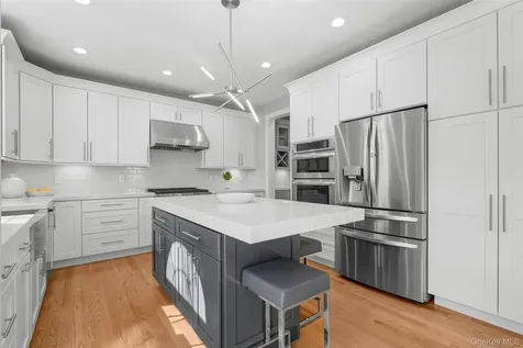 3 Robin Hill Road Scarsdale NY 10583