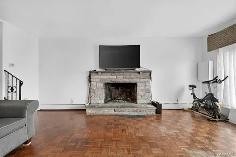 560 Locust Avenue Port Chester NY 10573