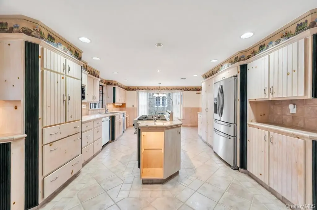 136 Harrison Avenue Bethpage NY 11714