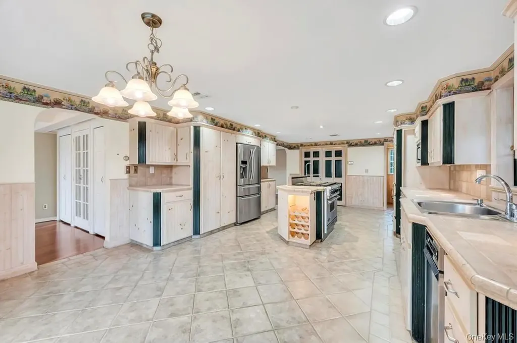 136 Harrison Avenue Bethpage NY 11714