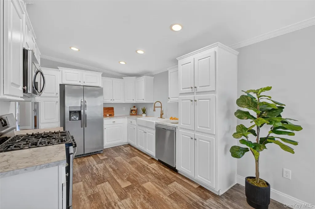 13 Orlando Drive Poughkeepsie NY 12603