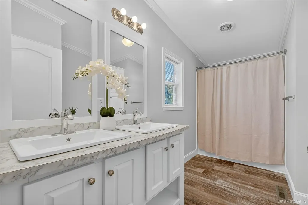 13 Orlando Drive Poughkeepsie NY 12603