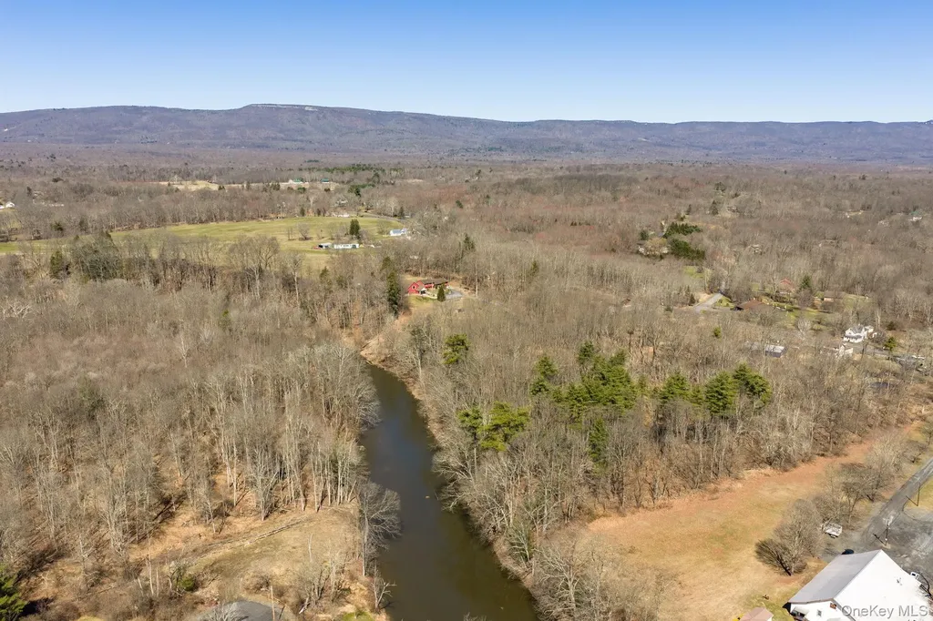 2823 State Route 52 Pine Bush NY 12566
