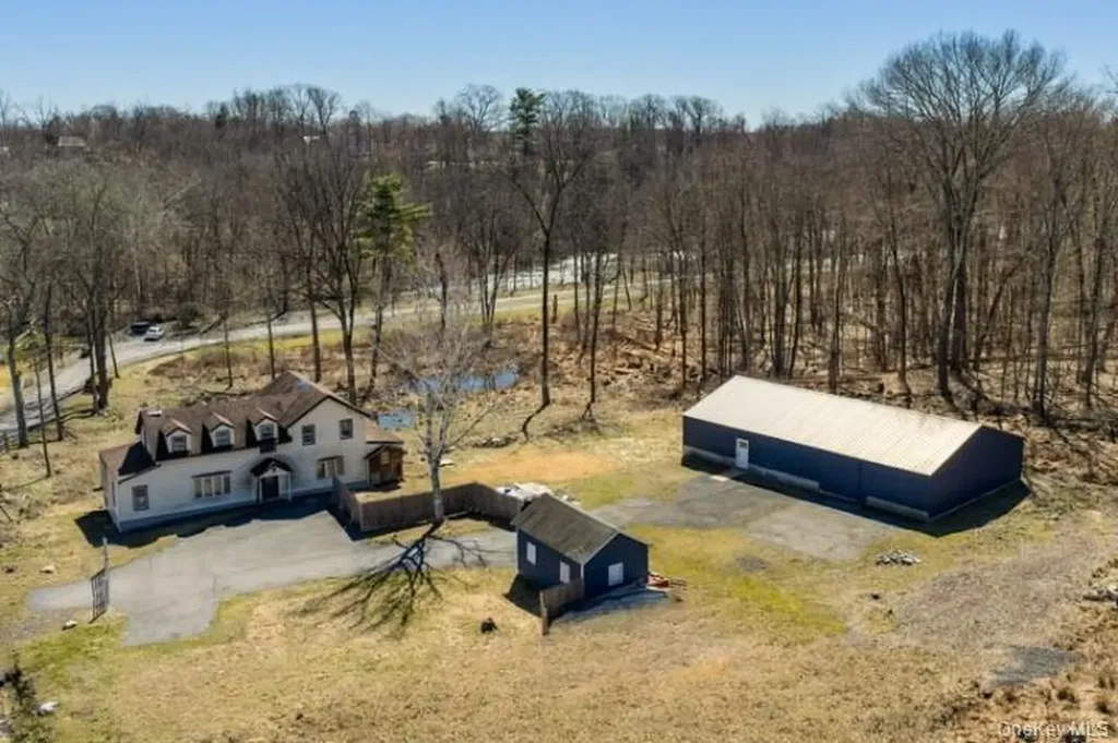 2823 State Route 52 Pine Bush NY 12566