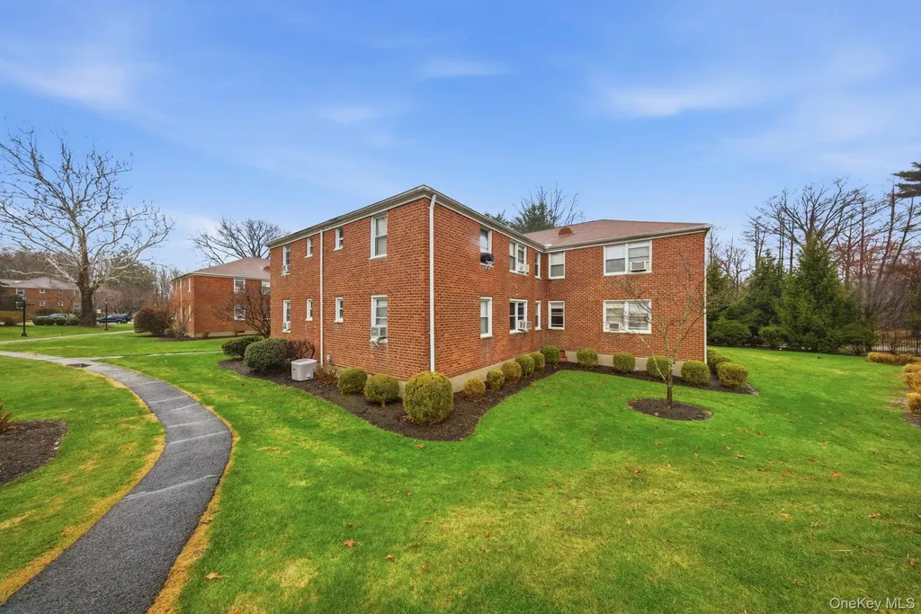 2 Bryant Crescent White Plains NY 10605