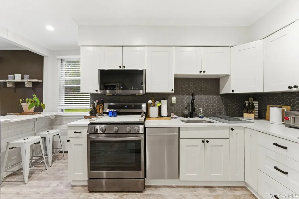 2 Bryant Crescent White Plains NY 10605