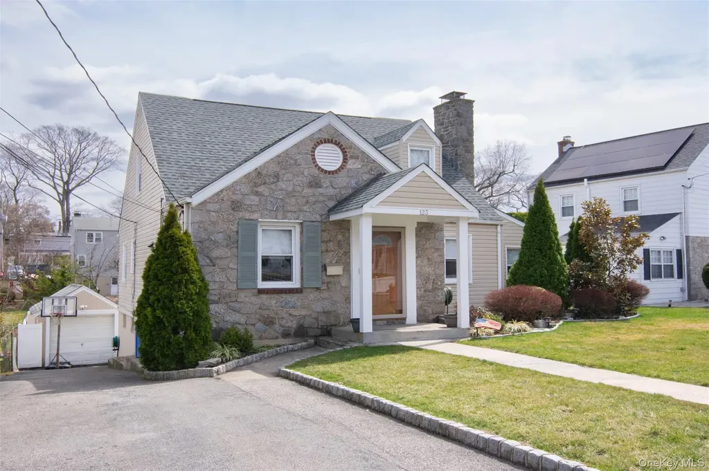 123 Hildreth Place Yonkers NY 10704