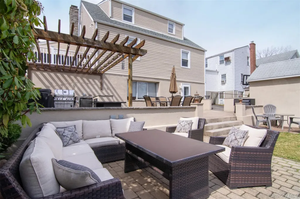 123 Hildreth Place Yonkers NY 10704