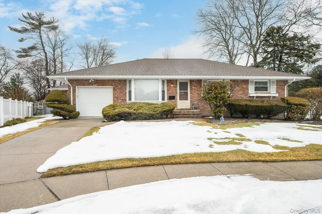 9 Ellis Drive Syosset NY 11791