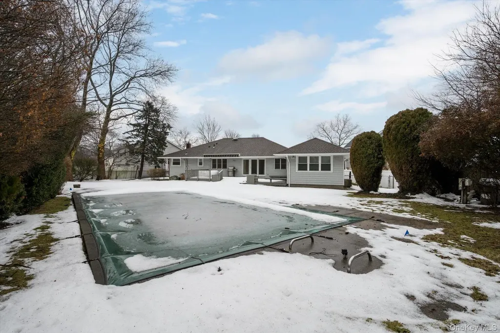 9 Ellis Drive Syosset NY 11791