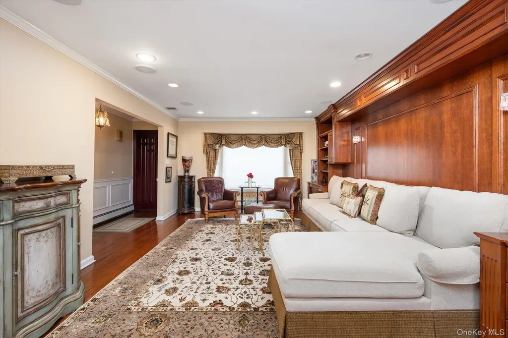 9 Ellis Drive Syosset NY 11791