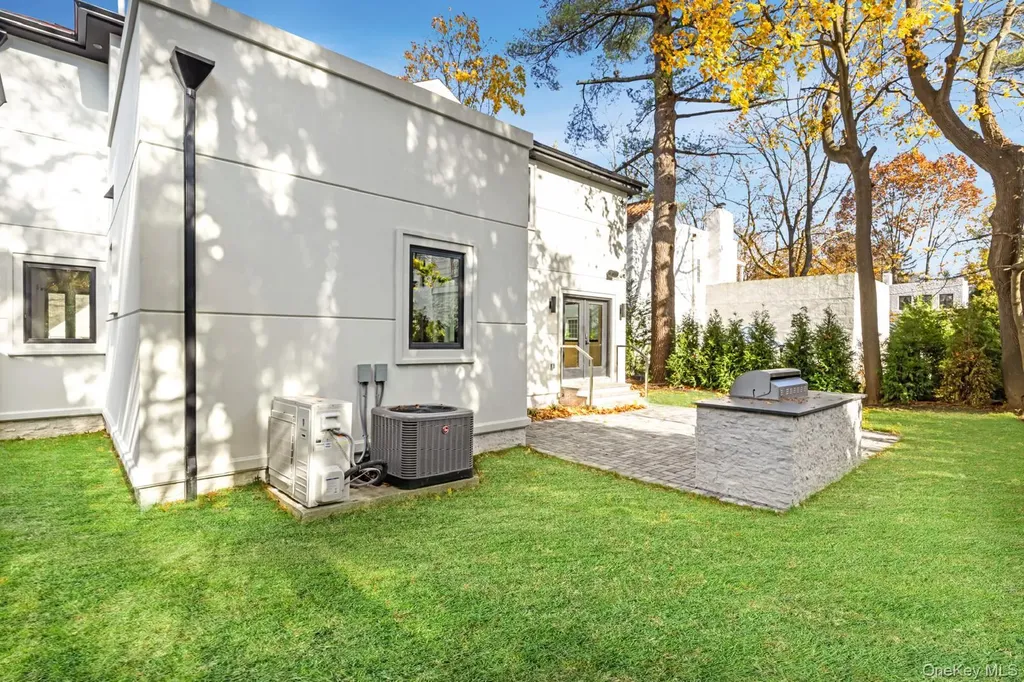 120 Baker Hill Road Great Neck NY 11023