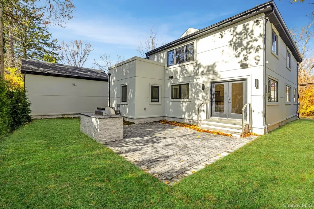 120 Baker Hill Road Great Neck NY 11023