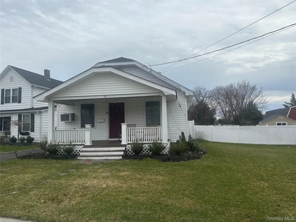 22 W 1st Street Patchogue NY 11772