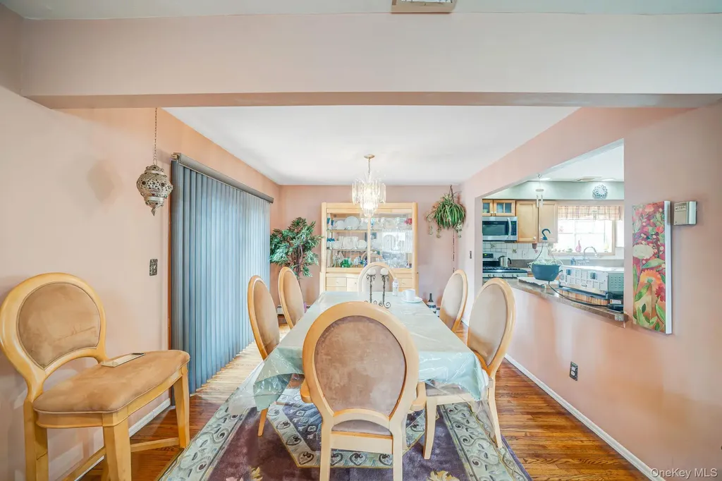 12 Hughes Lane North Babylon NY 11703