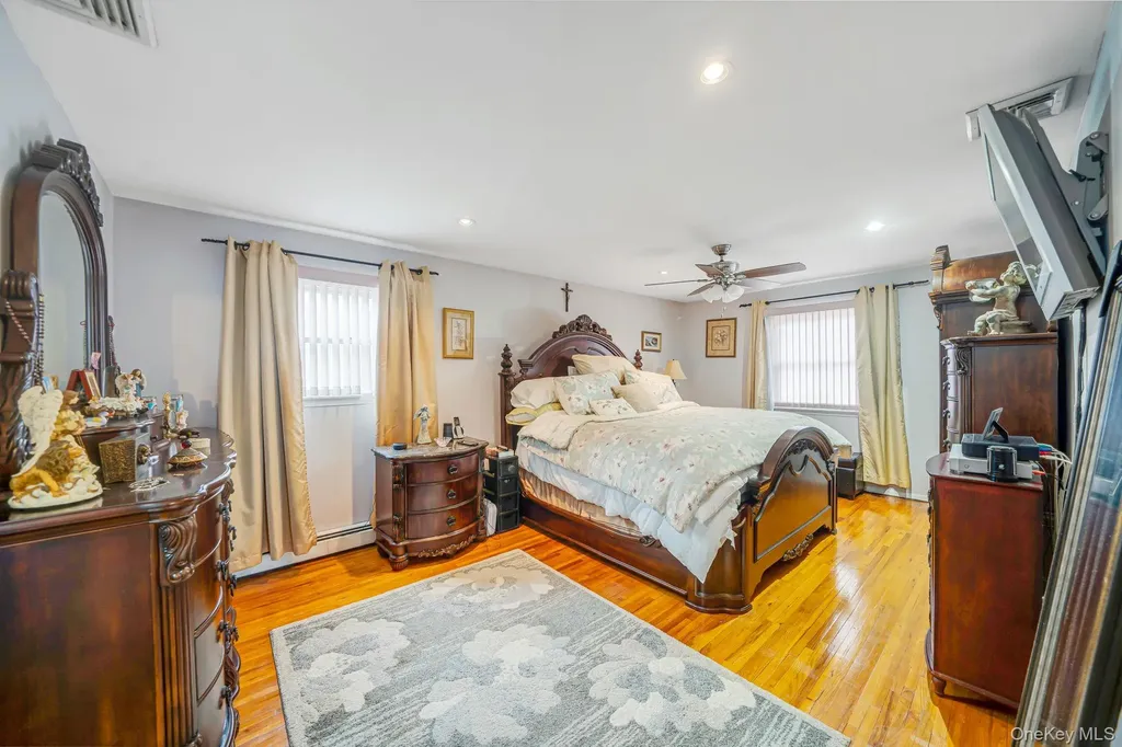 12 Hughes Lane North Babylon NY 11703