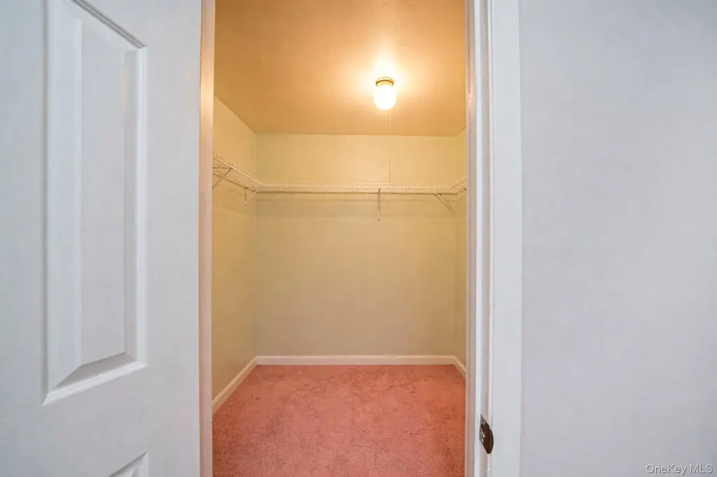 12 Hughes Lane North Babylon NY 11703
