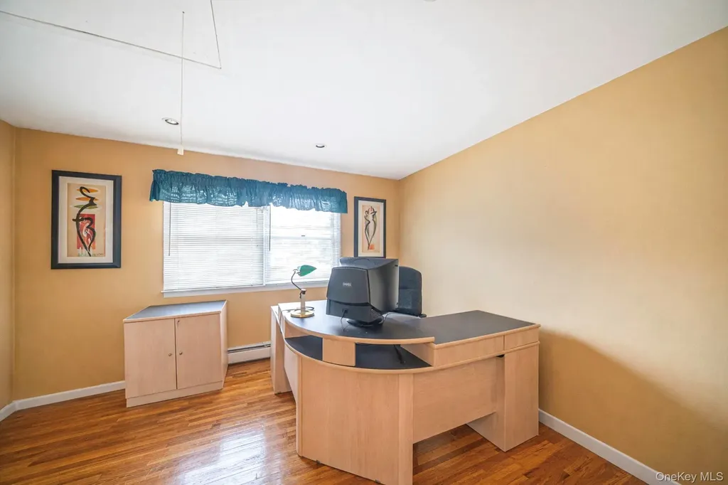 12 Hughes Lane North Babylon NY 11703
