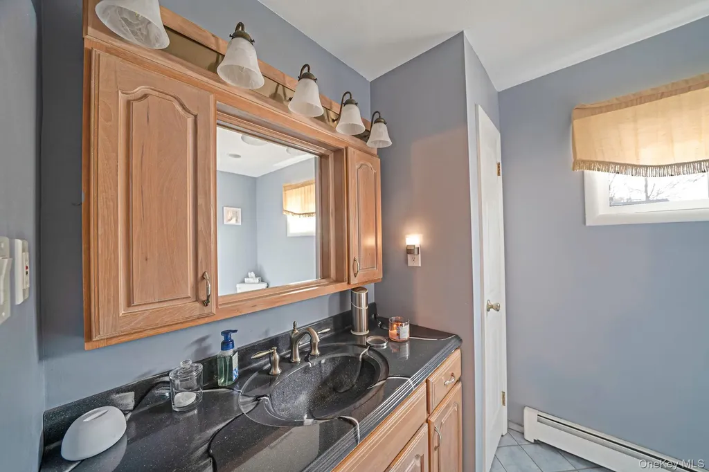 12 Hughes Lane North Babylon NY 11703