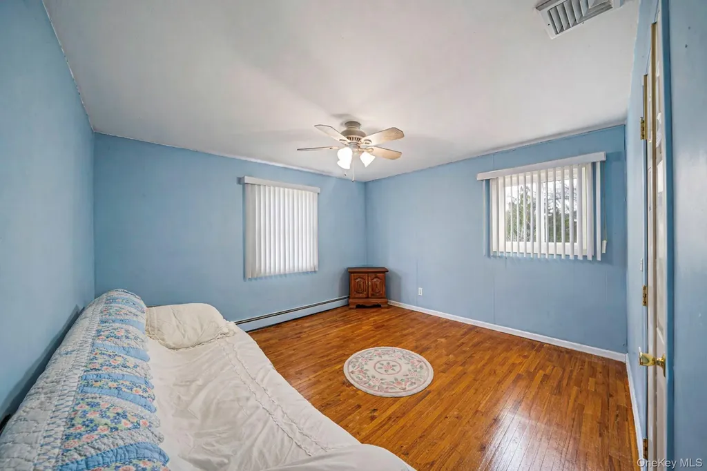 12 Hughes Lane North Babylon NY 11703