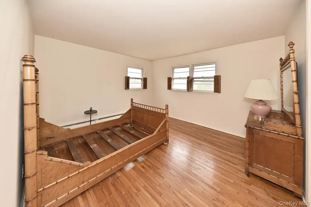 160 E Willow Tree Road Spring Valley NY 10977
