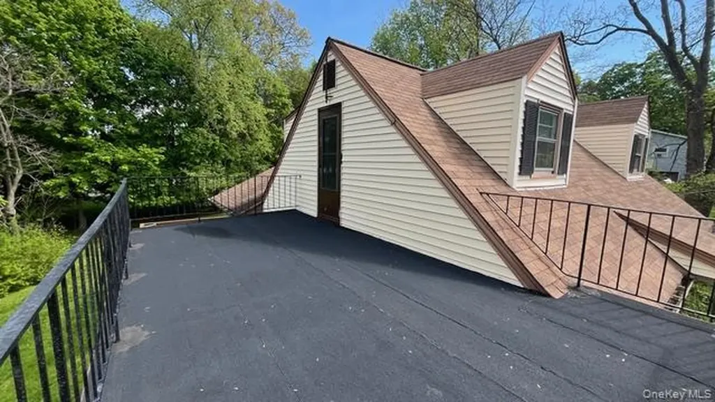 160 E Willow Tree Road Spring Valley NY 10977