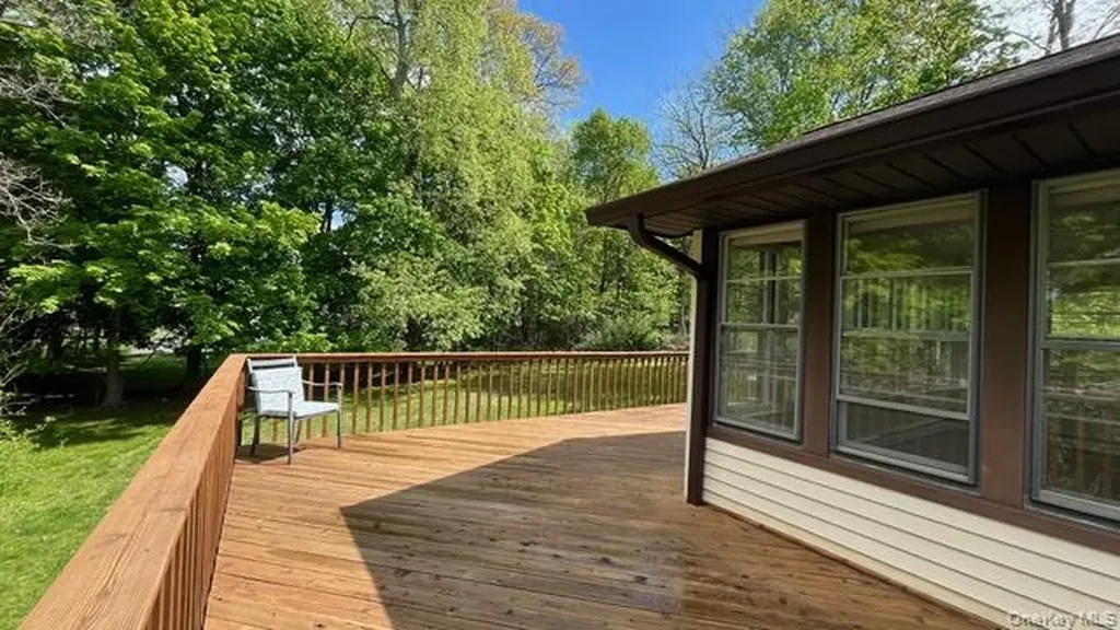 160 E Willow Tree Road Spring Valley NY 10977