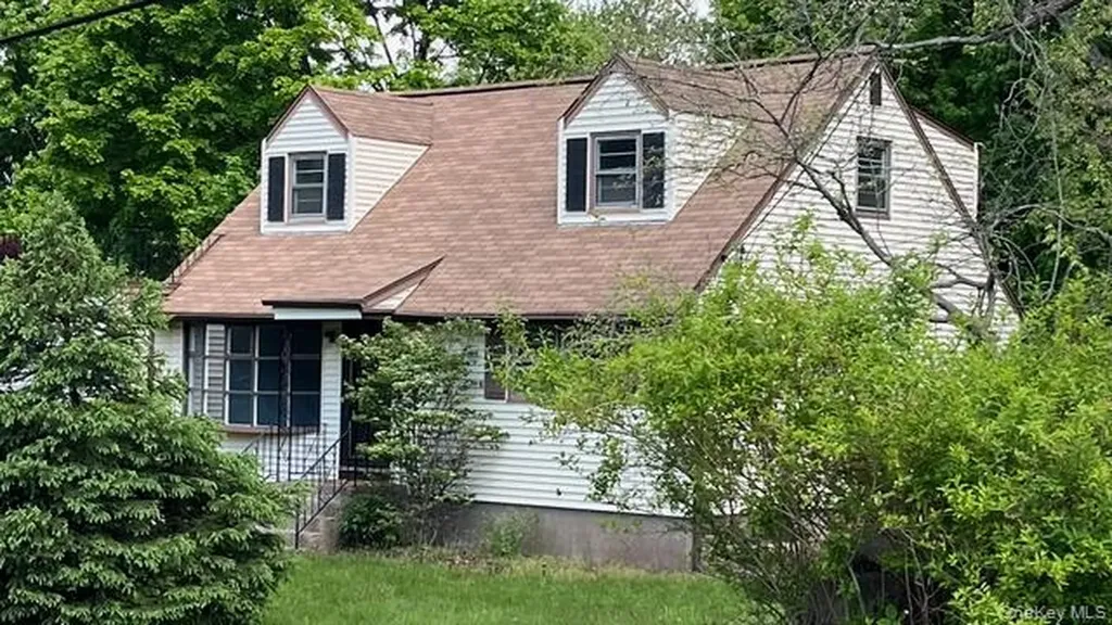 160 E Willow Tree Road Spring Valley NY 10977