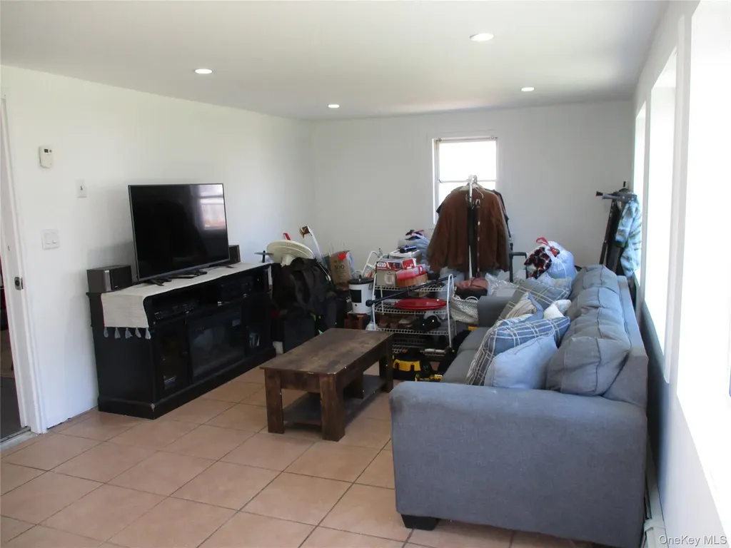 39 Split Cedar Drive Islandia NY 11749