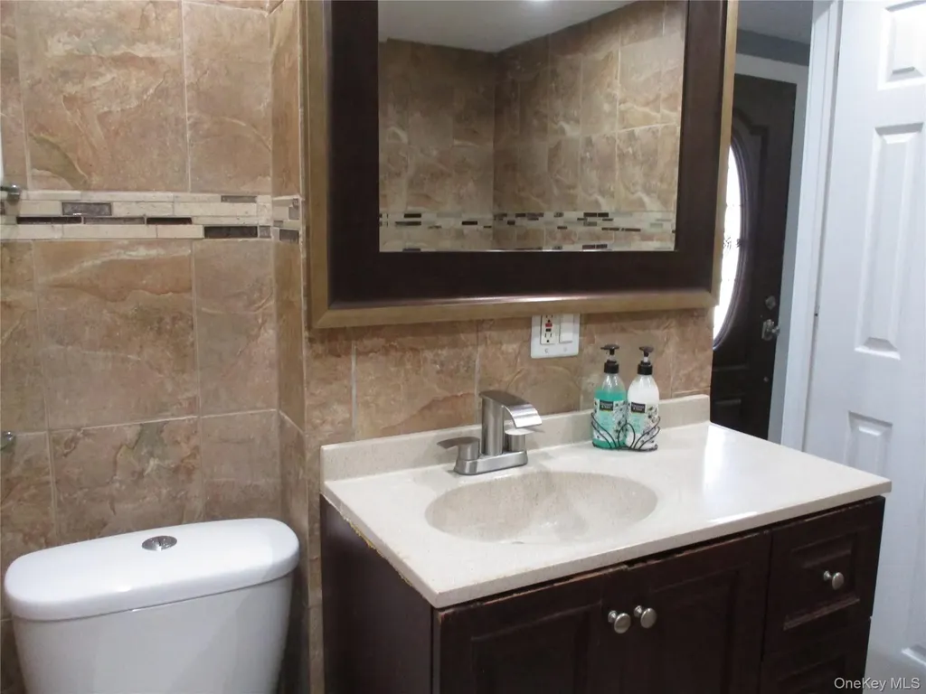 39 Split Cedar Drive Islandia NY 11749