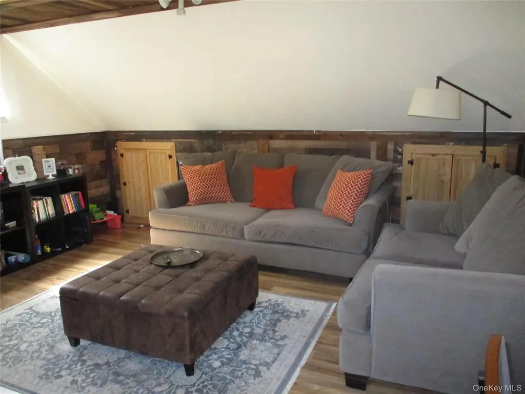 39 Split Cedar Drive Islandia NY 11749