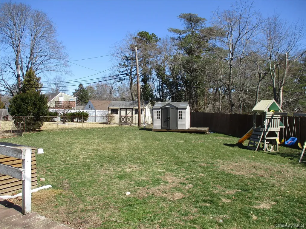 39 Split Cedar Drive Islandia NY 11749