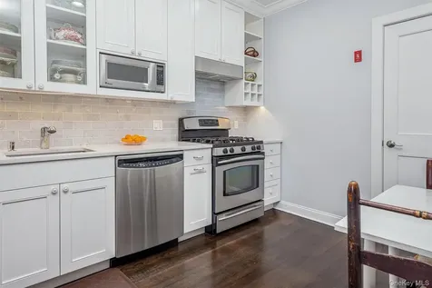 55 1st Street Pelham NY 10803