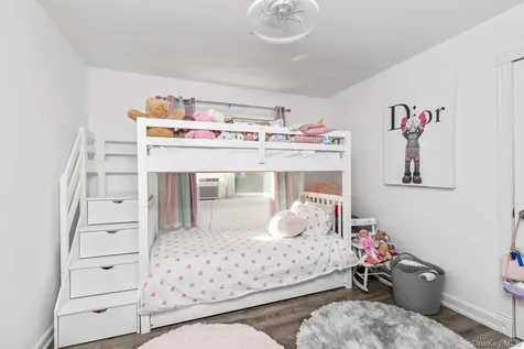 10 Tall Oaks Court Manorville NY 11949