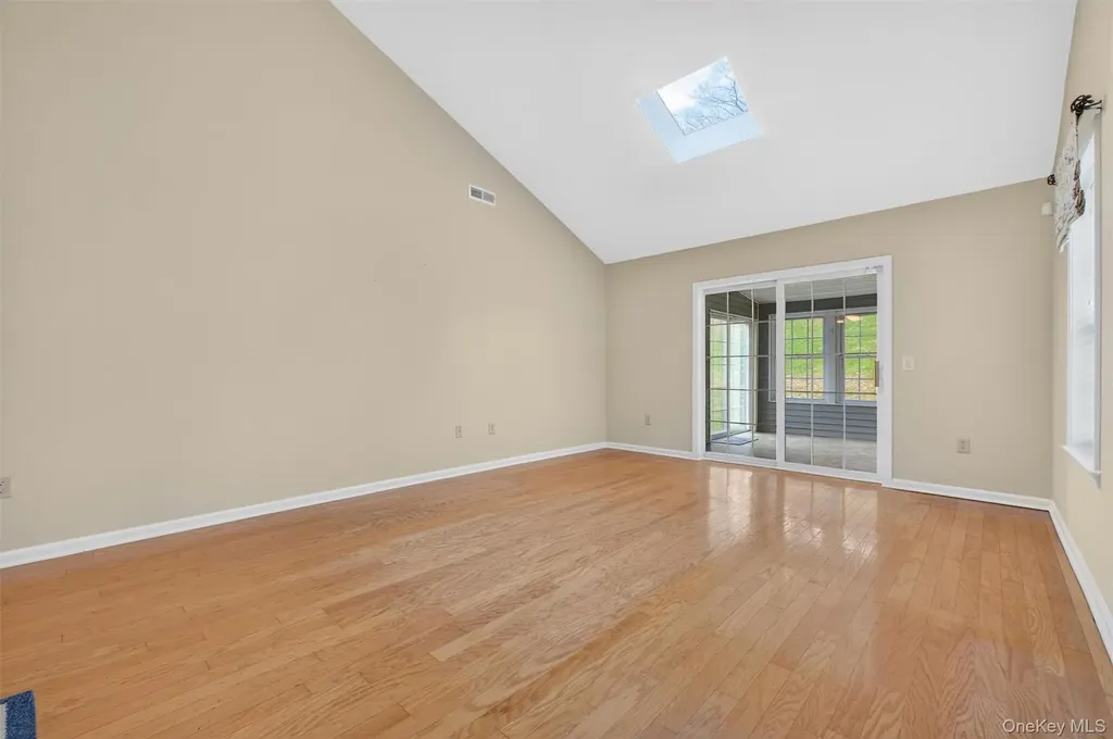 27 Tall Tree Lane Poughkeepsie NY 12601