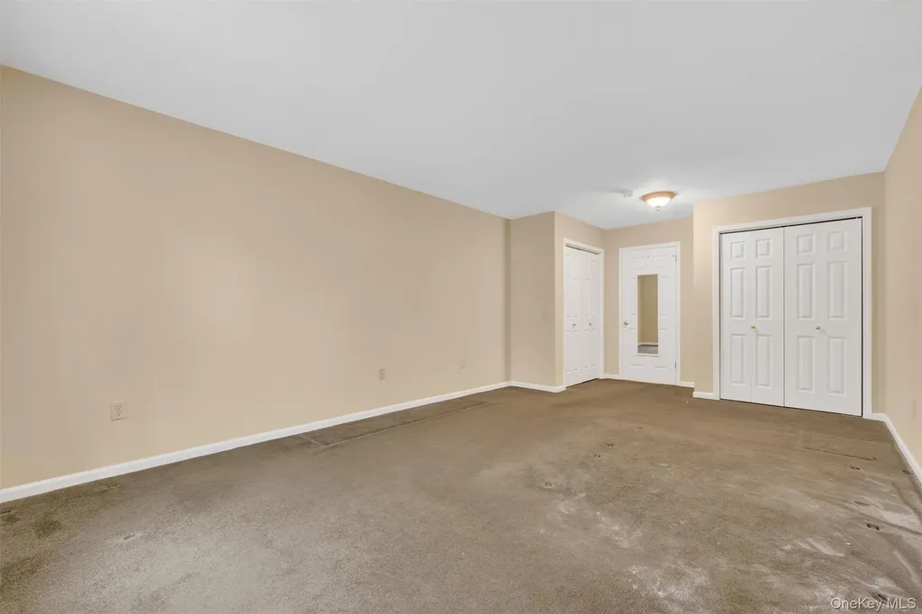 27 Tall Tree Lane Poughkeepsie NY 12601