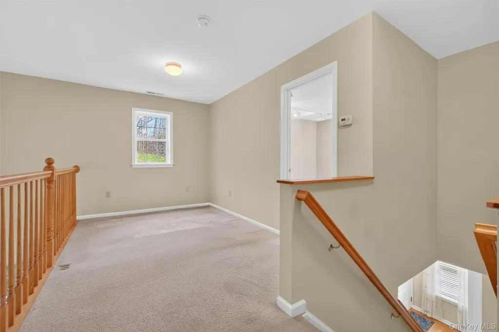 27 Tall Tree Lane Poughkeepsie NY 12601