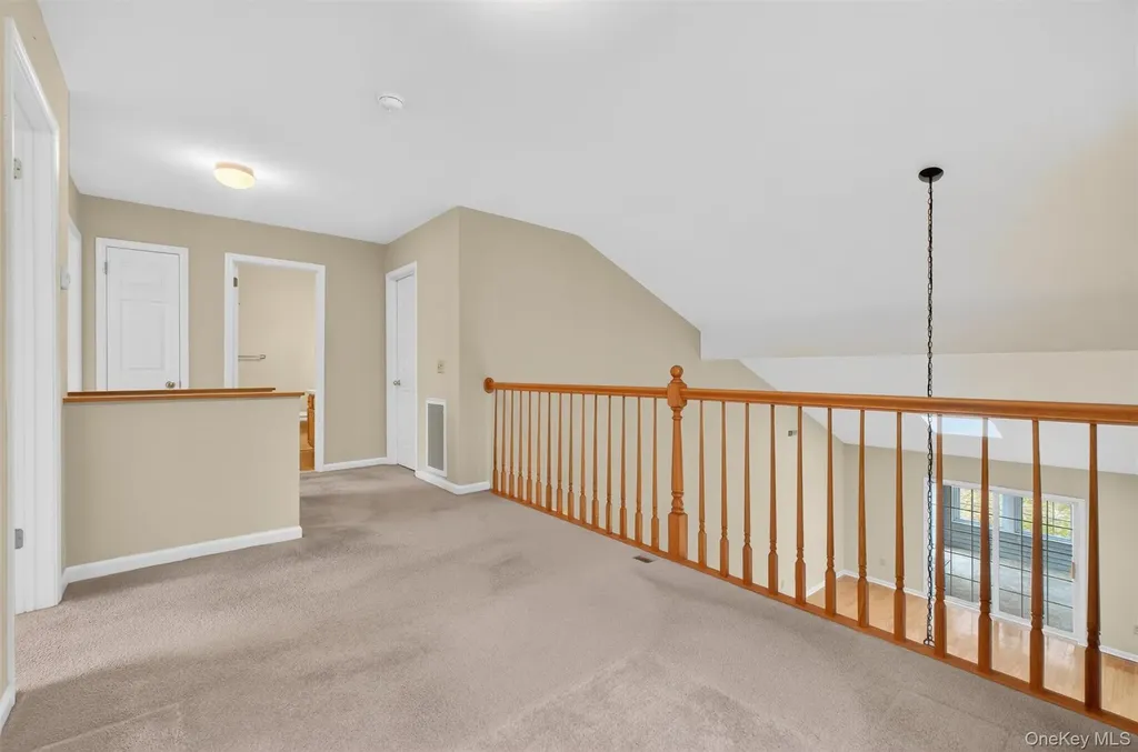 27 Tall Tree Lane Poughkeepsie NY 12601