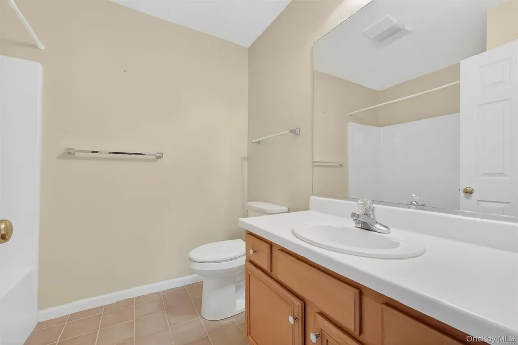 27 Tall Tree Lane Poughkeepsie NY 12601