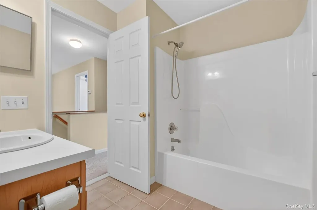 27 Tall Tree Lane Poughkeepsie NY 12601