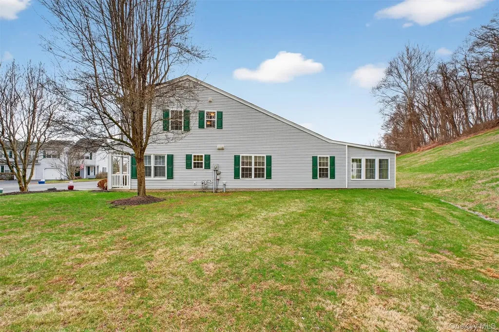 27 Tall Tree Lane Poughkeepsie NY 12601