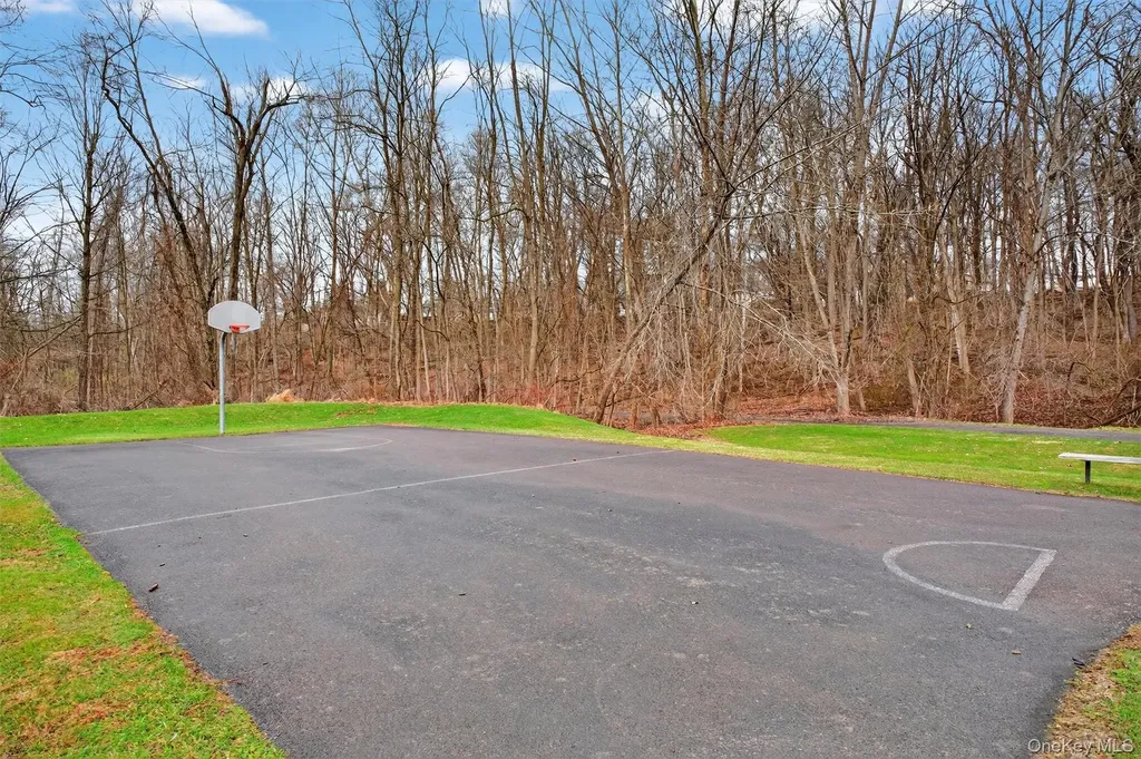 27 Tall Tree Lane Poughkeepsie NY 12601
