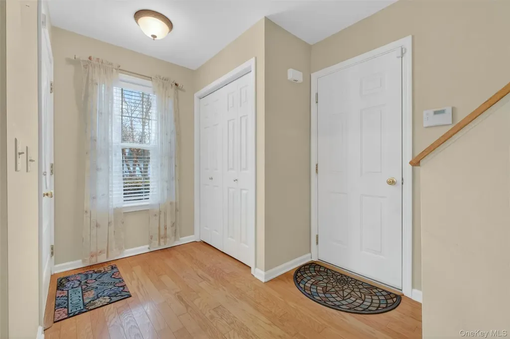 27 Tall Tree Lane Poughkeepsie NY 12601