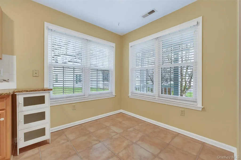 27 Tall Tree Lane Poughkeepsie NY 12601