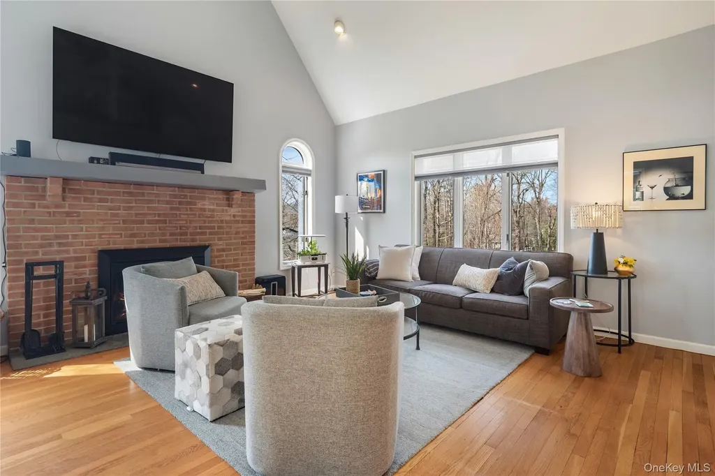 230 Ridgecrest Road Briarcliff Manor NY 10510