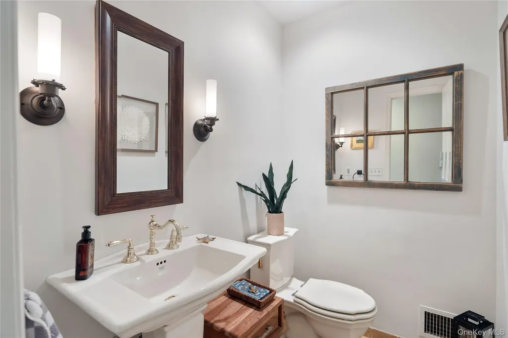 230 Ridgecrest Road Briarcliff Manor NY 10510