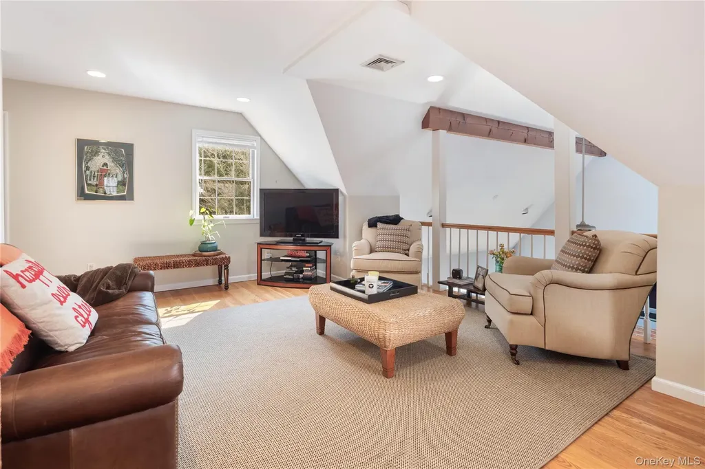 230 Ridgecrest Road Briarcliff Manor NY 10510