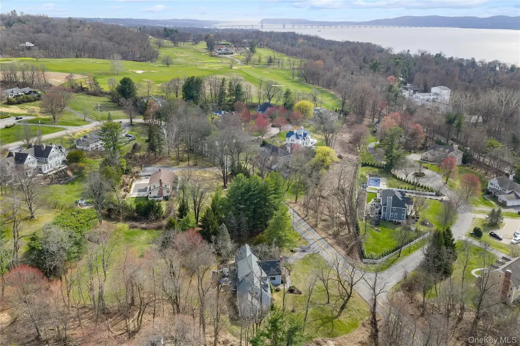 230 Ridgecrest Road Briarcliff Manor NY 10510
